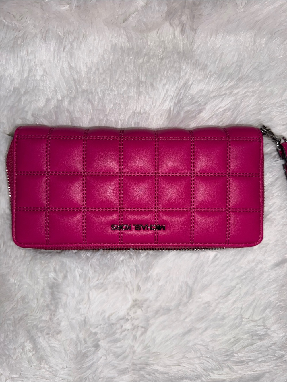 Michael Kors Quilted Zip Wallet - Hot Pink